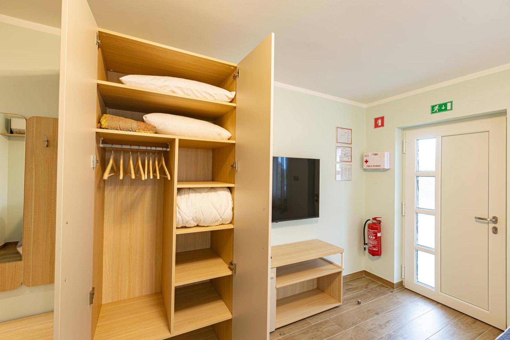 Adriatic Bay Apartments Порторож Экстерьер фото